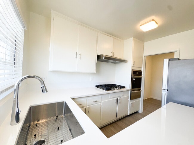 Photo - 921 N Eucalyptus Ave