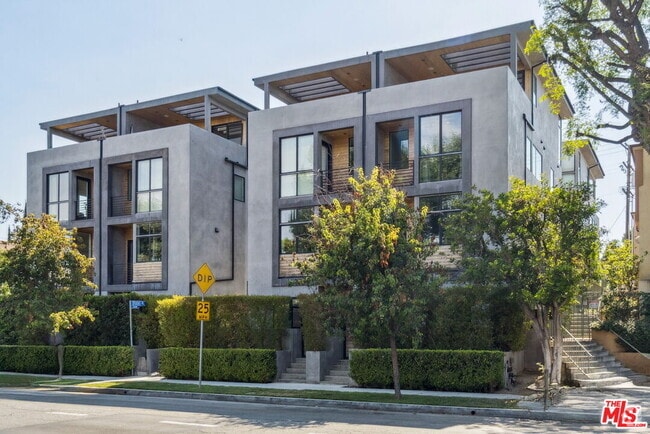 Building Photo - 4429 Tujunga Ave Rental