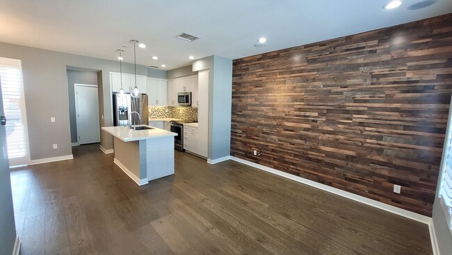 Photo - Abailable! Modern Tri-Level Smart Townhome...