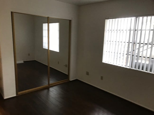 Photo - 8681 La Salle St Unit 2