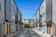 Photo - 13536 Vanowen St Townhome