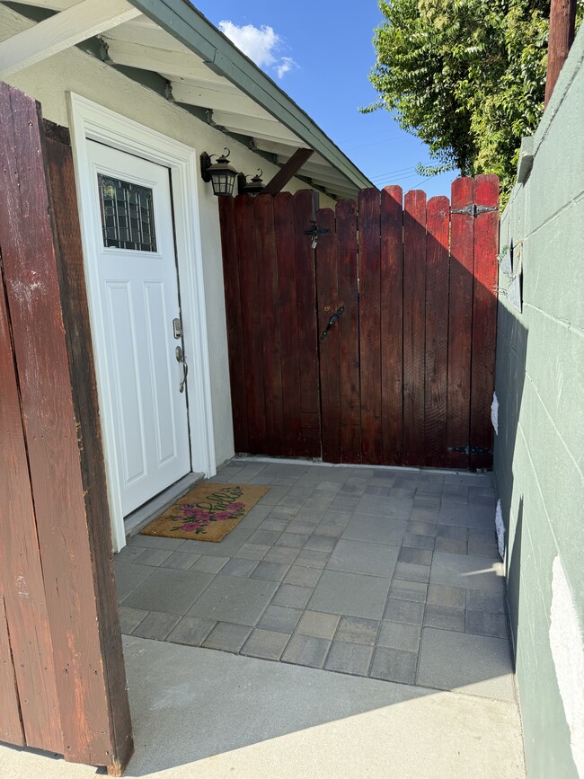 Photo - 6517 Gazette Ave