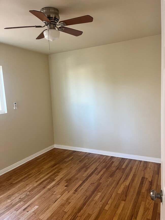 Photo - 1391 N Altadena Dr Unit B