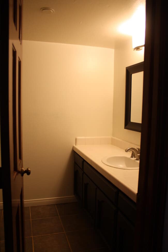 Photo - Los Caballeros #007 Unit 7B