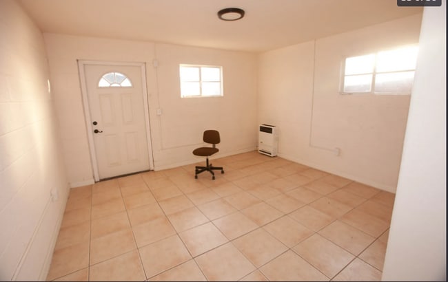 Photo - 404 E Orange St
