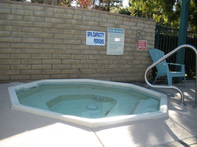 Photo - Remodeled large one bedroom - 2nd floor Unit 048