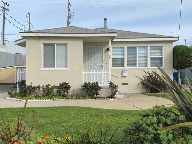 Building Photo - 14316 Condon Ave