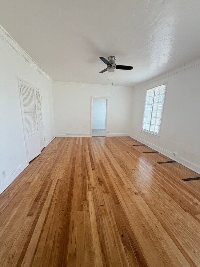 Photo - 318 S Kingsley Dr Unit 302