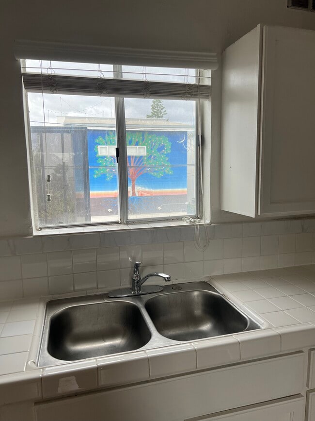 Photo - 533 Vernon Ave Unit 533 Indiana upper back ap