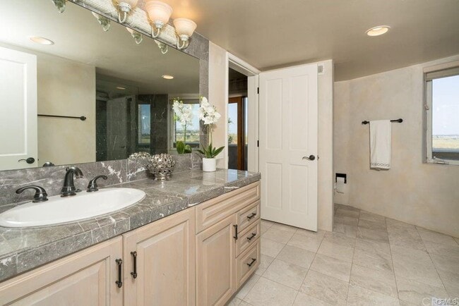 Photo - 2301 Irvine Ave