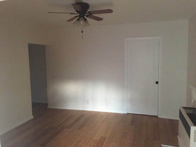 Photo - 1132 N Mariposa Ave Unit 1132