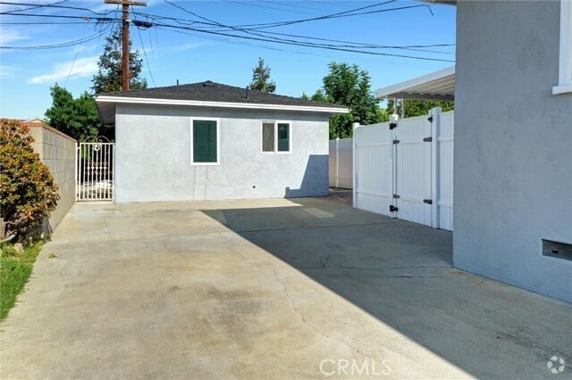 Building Photo - 1111 N Holmar Ave Rental