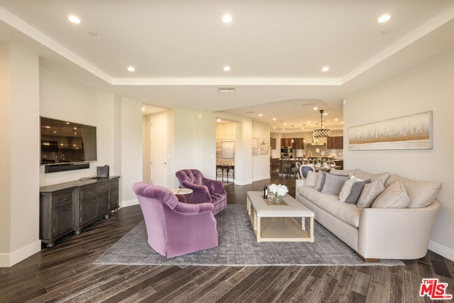 Photo - 460 N Palm Dr Unit 403