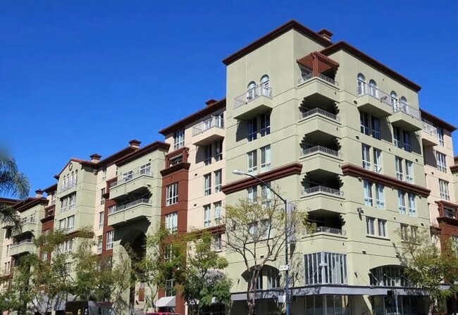 Building Photo - 1501 Front St Unit 629
