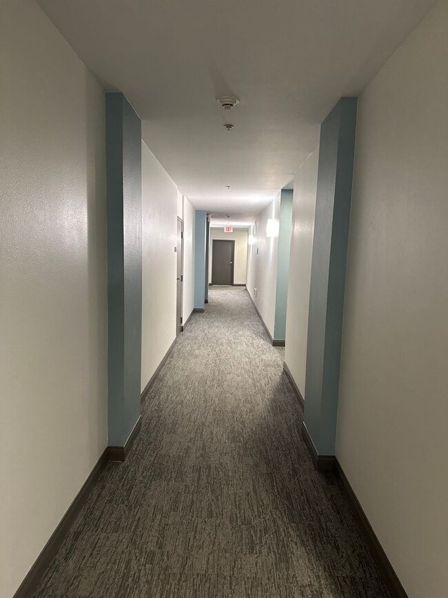 Building Photo - Modern Downtown Long Beach Condo with Ocea...