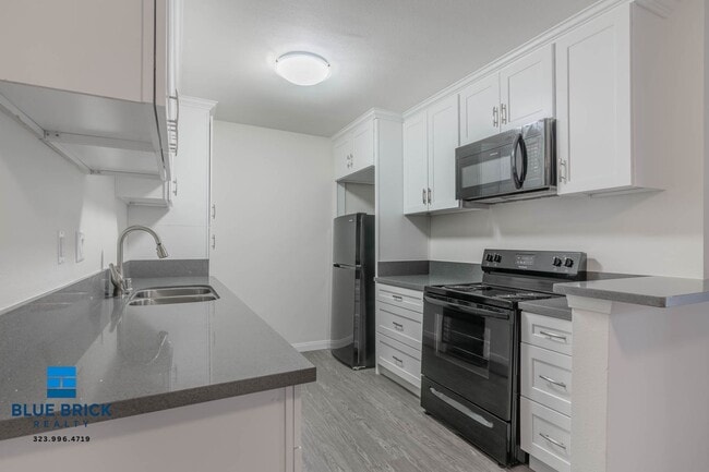 Photo - 8123 Langdon Ave Unit 8
