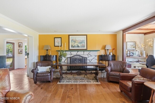 Photo - 2611 Janin Way