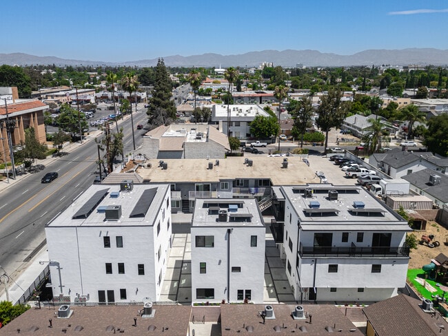 Photo - 6700 Kester Ave Unit 6700 1/2