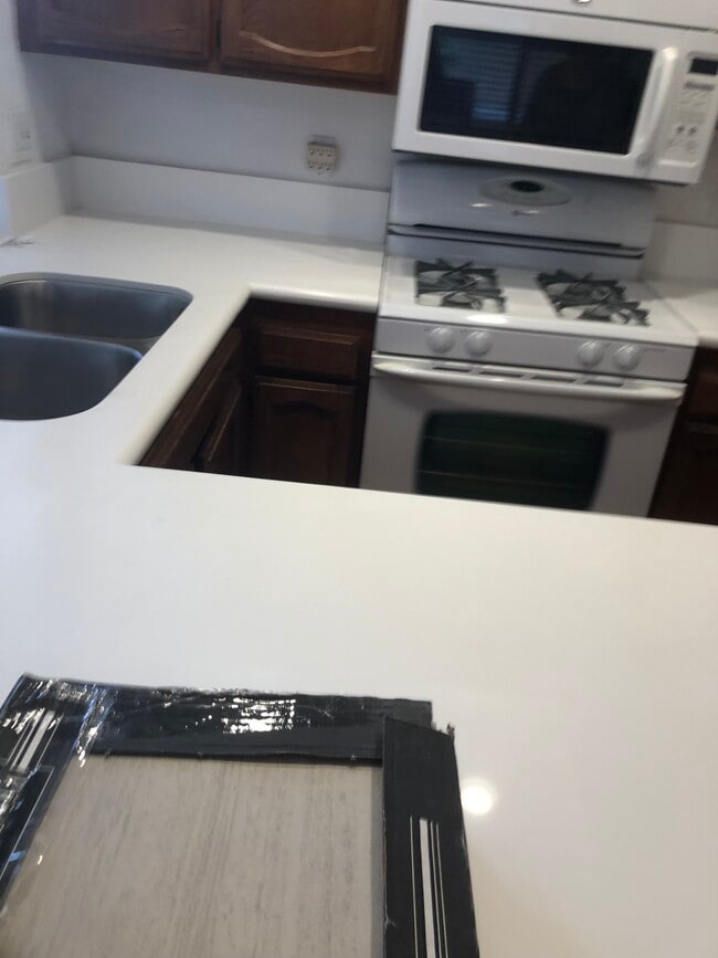 Photo - 4732 Lakeview Ave Unit 1