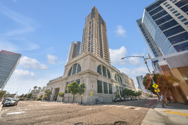 Building Photo - W E