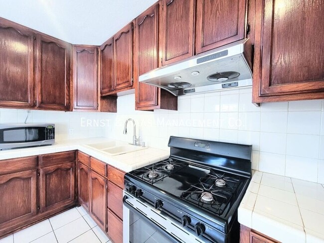 Photo - 14913 Mansel Ave