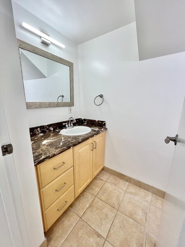 Floor Plan - 1 bedroom/ 1 1/2 bath