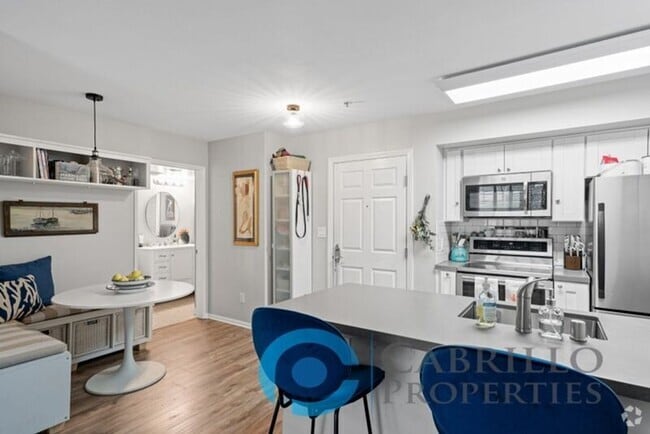 Building Photo - 1435 India St Unit #408 Rental