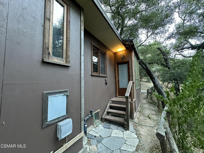 Building Photo - 1281 Old Topanga Canyon Rd