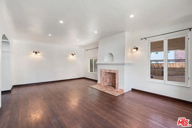Photo - 8230 Blackburn Ave