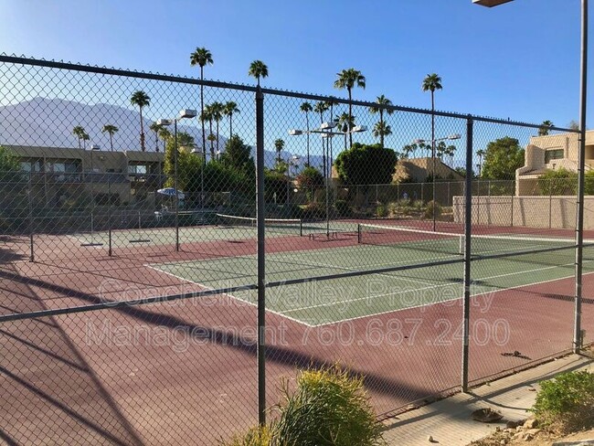 Photo - 5300 E Waverly Dr