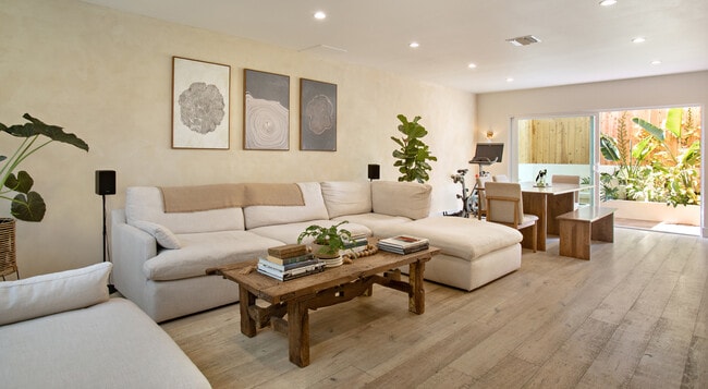 Photo - 9015 Cynthia St Townhome