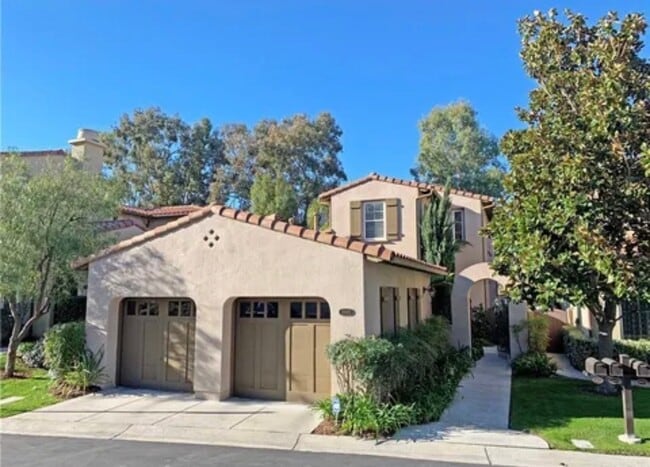 Building Photo - 26915 Augusta Pl