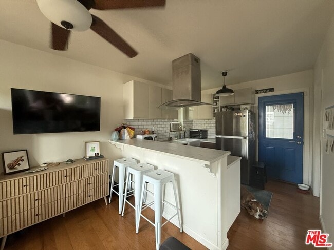 Photo - 710 Stepney St