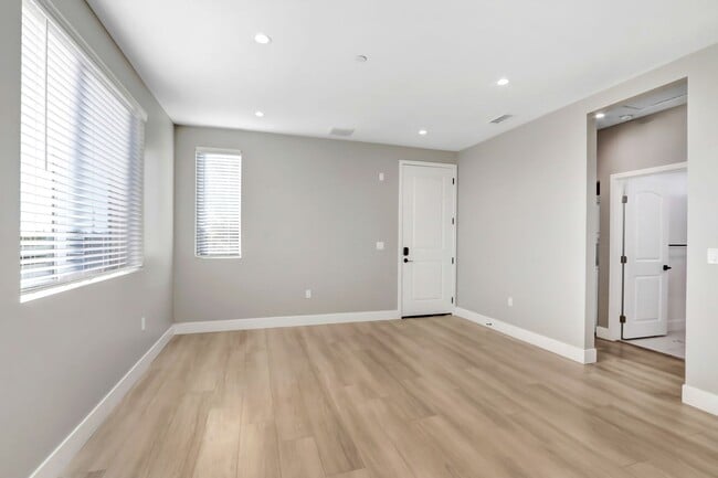 Photo - 10261 Tudor Ave