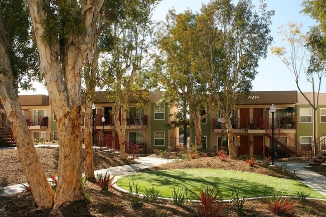 Photo - 4986 Logan Ave