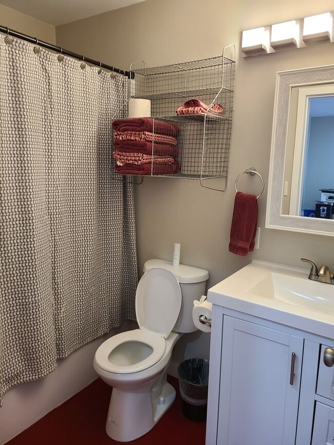 Photo - 2 bed 1 bath "fully furnished" monthly ADU...