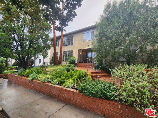 Building Photo - 1321 Laurel Ave Unit 12