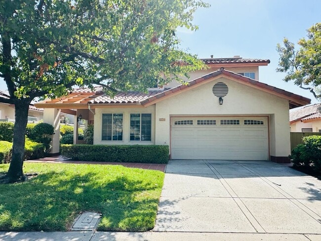 Building Photo - Luxury remodeled 4 bedroom, 3 bath in prime central location!