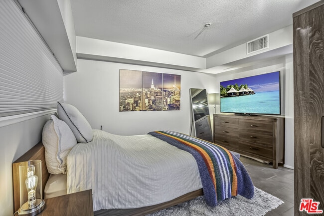 Photo - 7320 Hawthorn Ave Unit 315