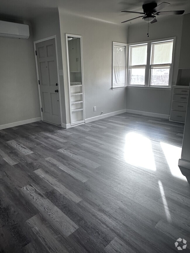 Building Photo - 2240 5th St Rental