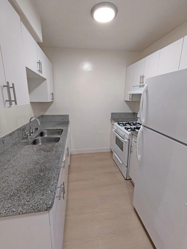 Building Photo - 4402 Mammoth Ave