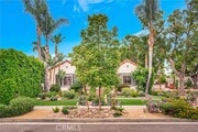 Photo - 546 S Beachwood Dr House
