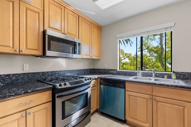 Photo - 1135 Allen Ave