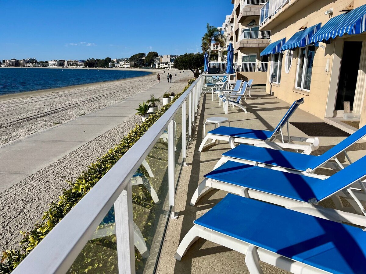 Live on The Sand of Sail Bay in Pacific Beach 1 Bedroom 1 Bath - Live on The Sand of Sail Bay in Pacific Beach 1 Bedroom 1 Bath