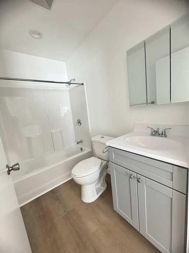 Photo - 1327 E Kingsley Ave