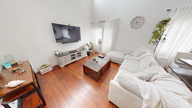 Photo - 5123 Longfellow Way