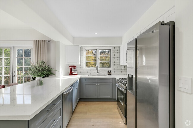Building Photo - 1133 25th St - Parkview Santa Monica Rental