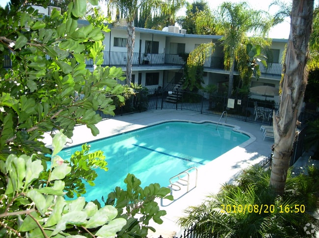 Building Photo - 820 S Rosemead Blvd Rental