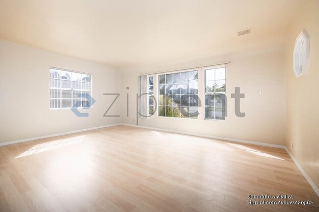 Photo - 399 G St