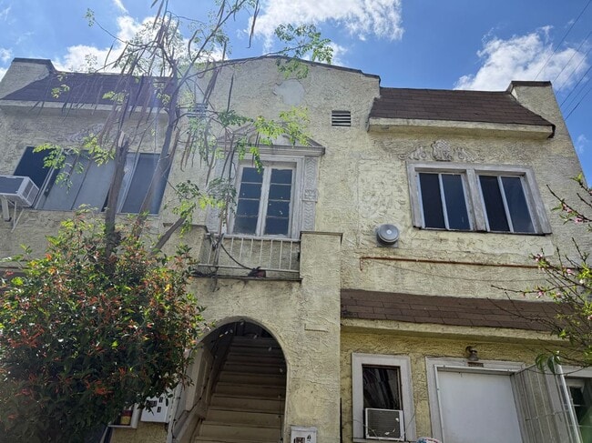 Photo - 116 S Mathews St